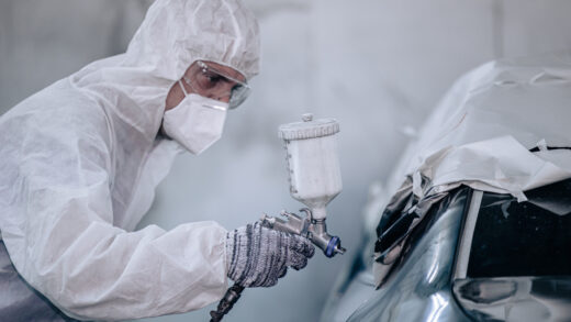 Malowanie natryskowe lakieru samochodowego