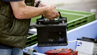 Jak dbać o akumulator i kiedy go wymienić